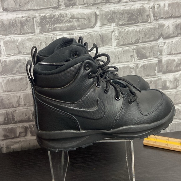 Nike - Picture 3 of 10